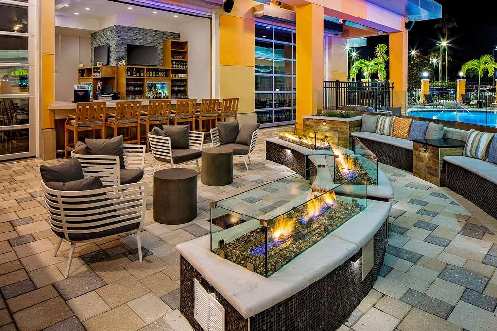 Hyatt House Across From Universal Orlando Resort Ресторан фото
